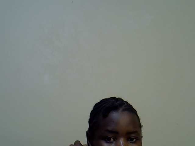 curvy-corazon live cam on BongaCams