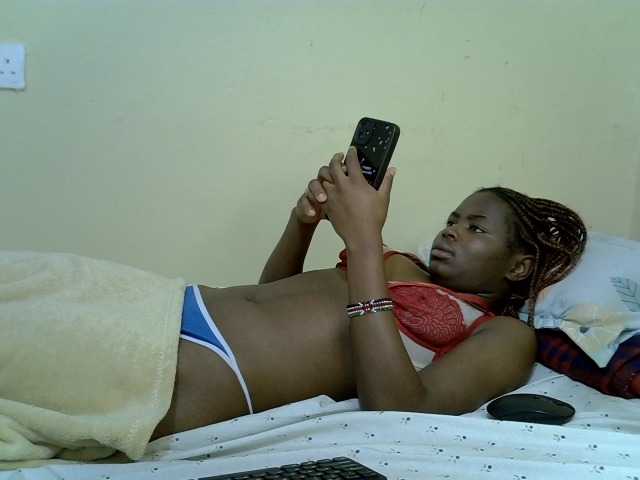 curvy-corazon live cam on BongaCams