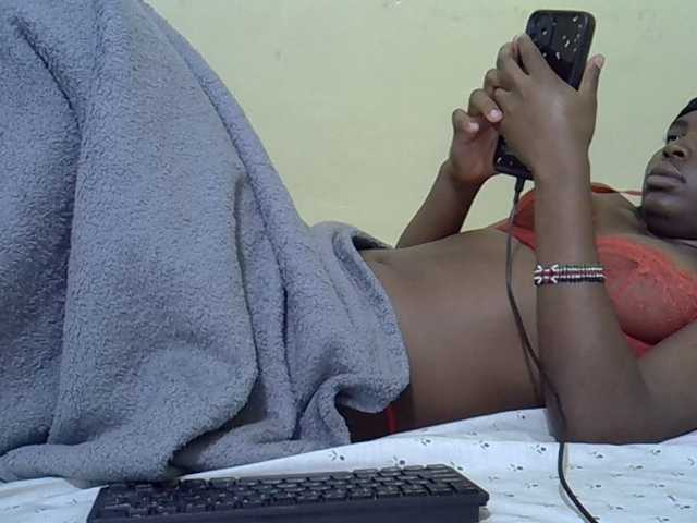curvy-corazon live cam preview