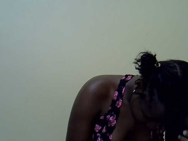 curvy-corazon live cam on BongaCams