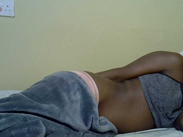 curvy-corazon live cam