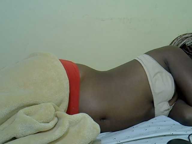 curvy-corazon live cam on BongaCams