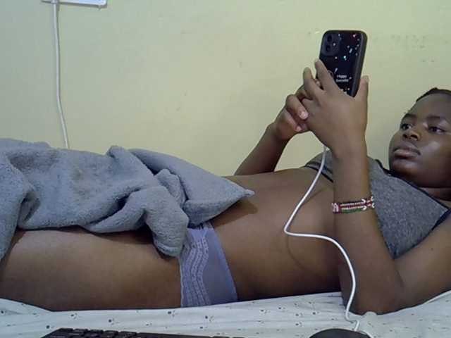 curvy-corazon live cam on BongaCams