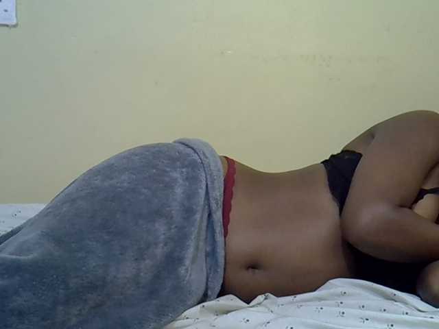 curvy-corazon live cam on BongaCams