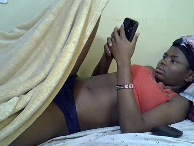 curvy-corazon live webcam show