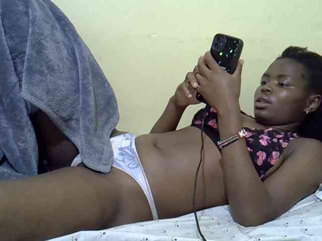 curvy-corazon webcam