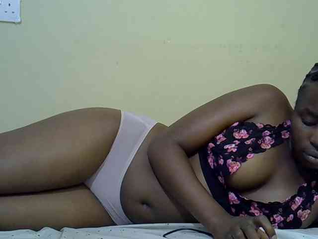 curvy-corazon webcam