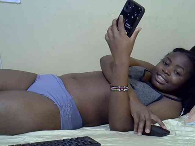 curvy-corazon webcam