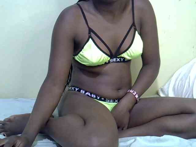 curvy-corazon webcam