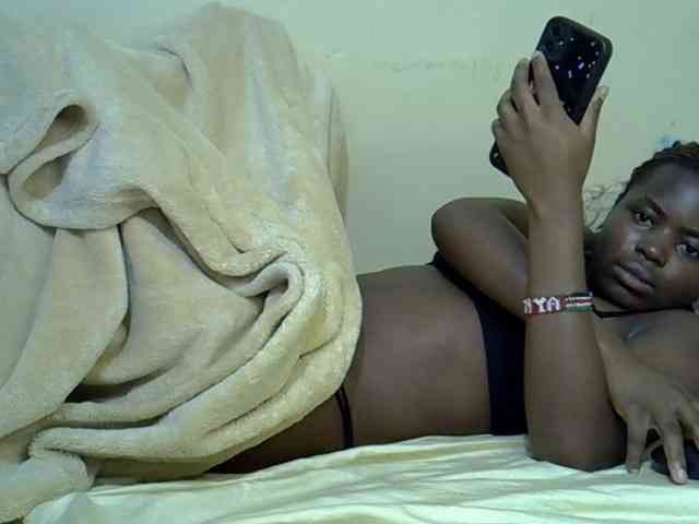 curvy-corazon webcam