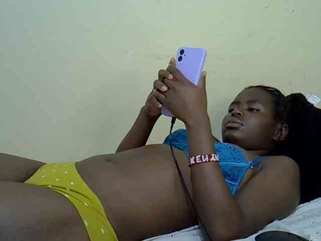 curvy-corazon webcam