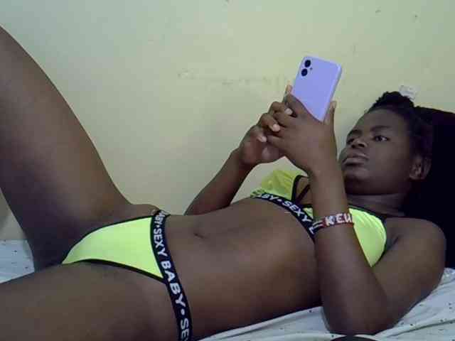 curvy-corazon webcam