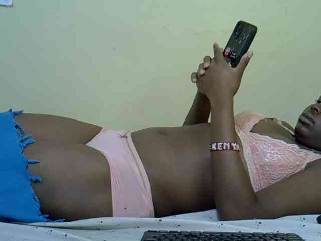 curvy-corazon webcam