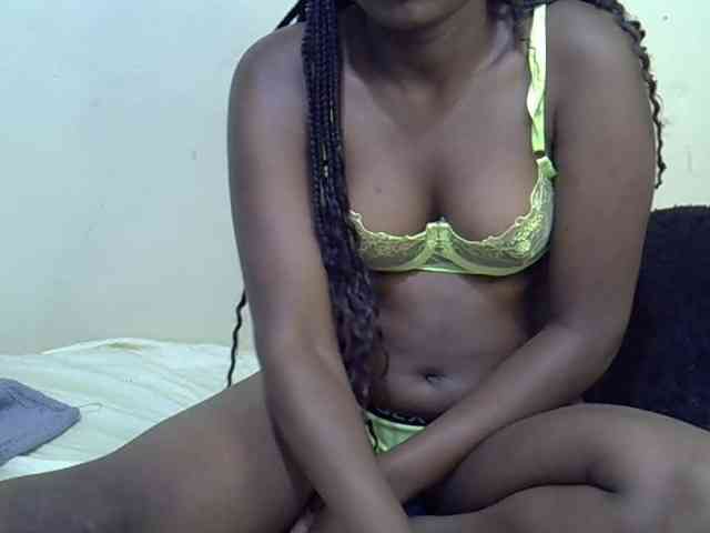 curvy-corazon webcam
