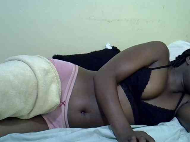 curvy-corazon webcam