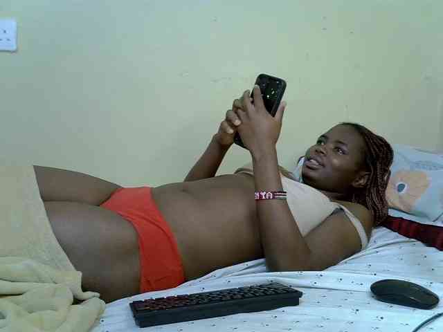 curvy-corazon webcam