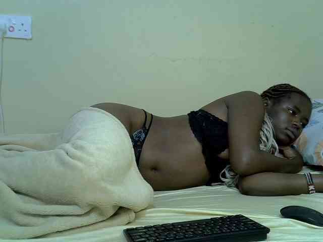 curvy-corazon webcam