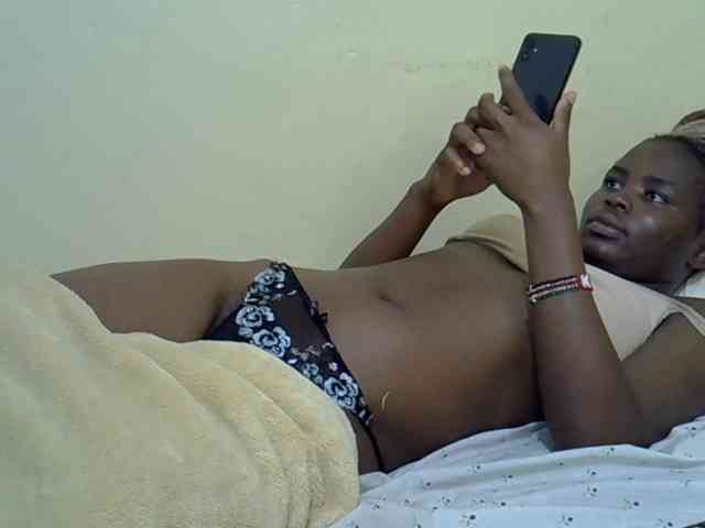 curvy-corazon webcam