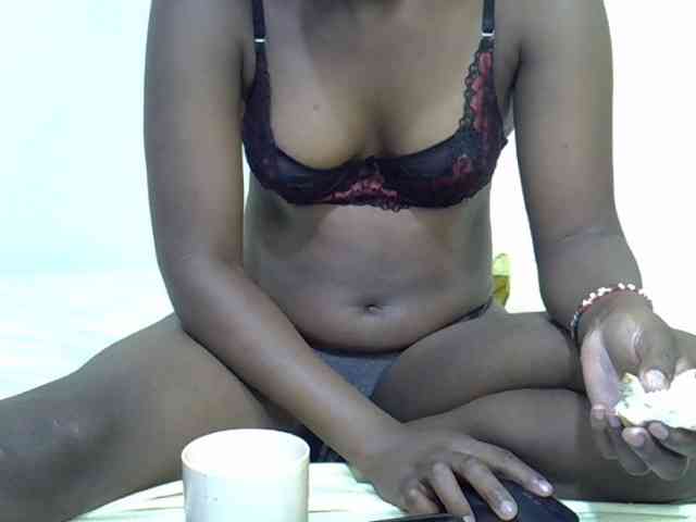 curvy-corazon webcam
