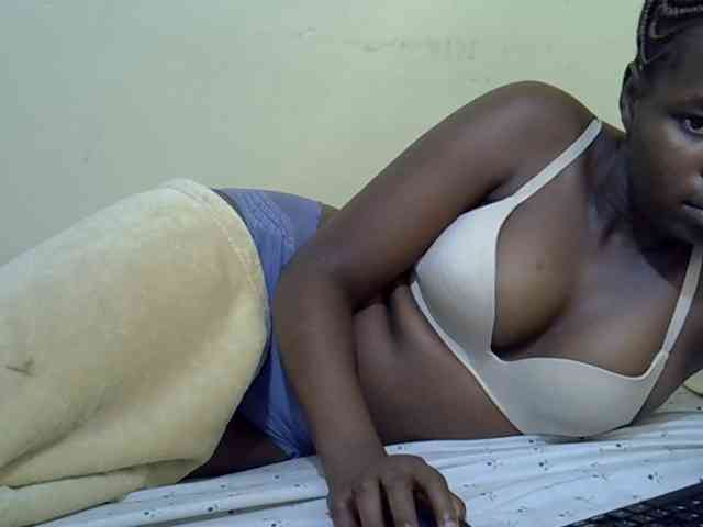 curvy-corazon webcam