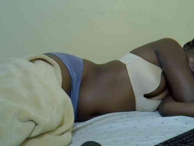 curvy-corazon webcam