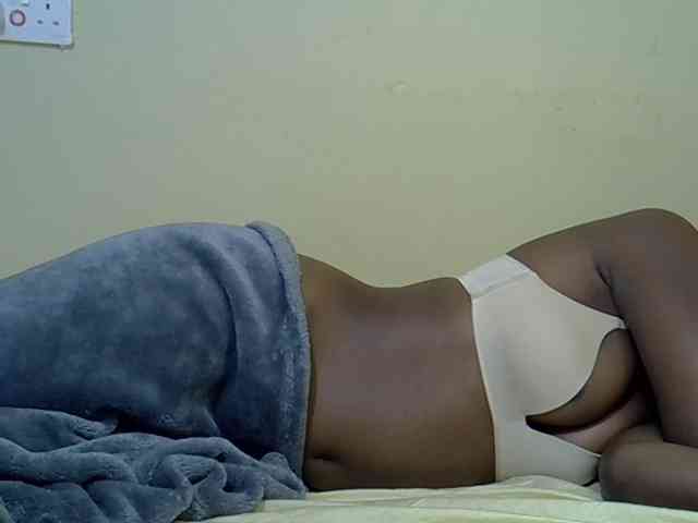 curvy-corazon webcam