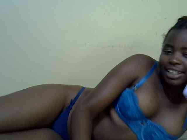 curvy-corazon webcam
