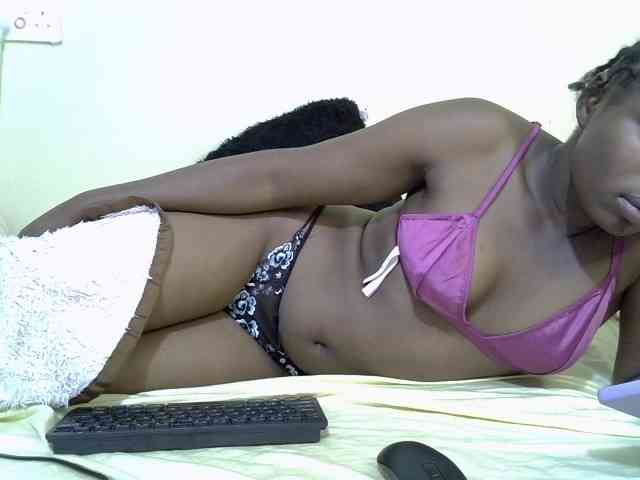 curvy-corazon webcam