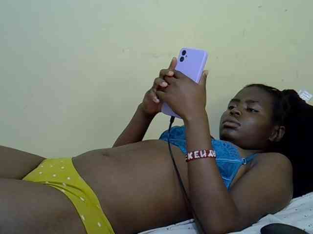 curvy-corazon webcam