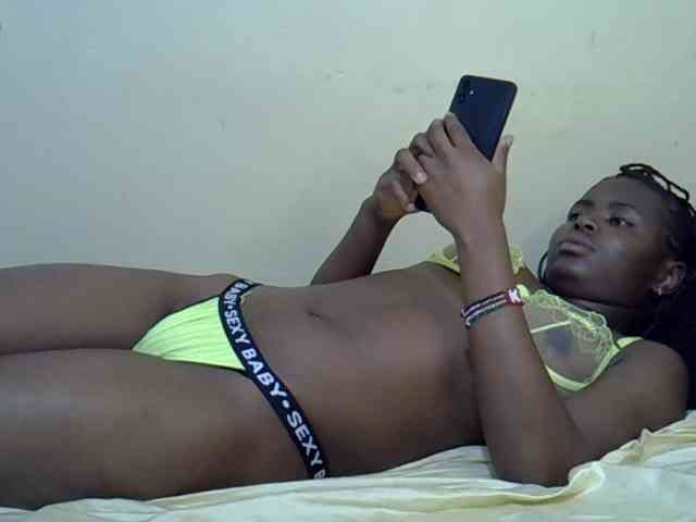 curvy-corazon webcam