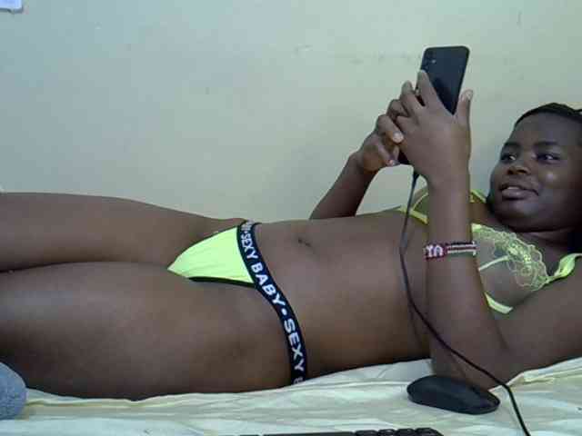 curvy-corazon webcam