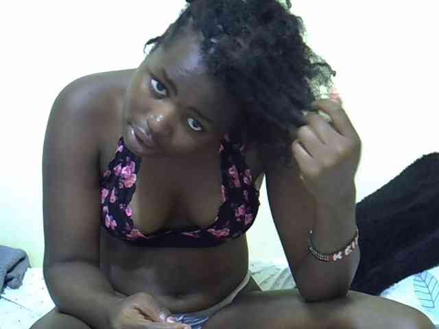 curvy-corazon webcam