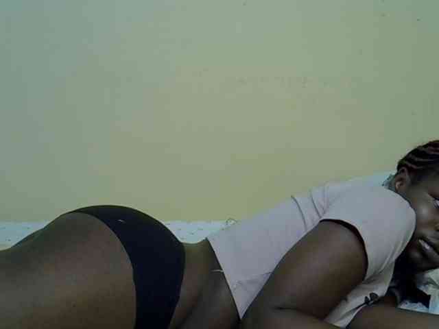 curvy-corazon webcam