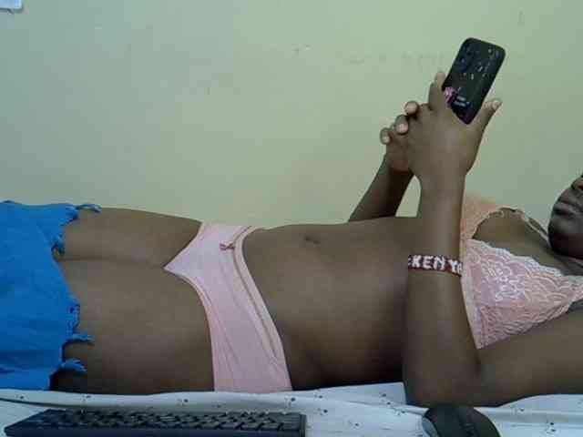 curvy-corazon webcam