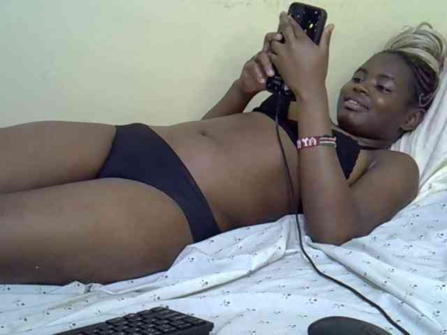 curvy-corazon webcam