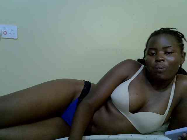 curvy-corazon webcam