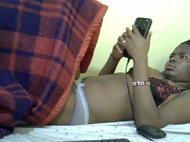 curvy-corazon webcam