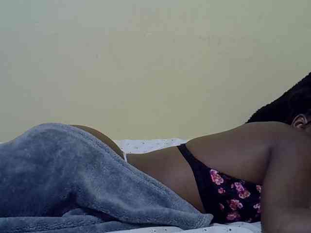 curvy-corazon webcam