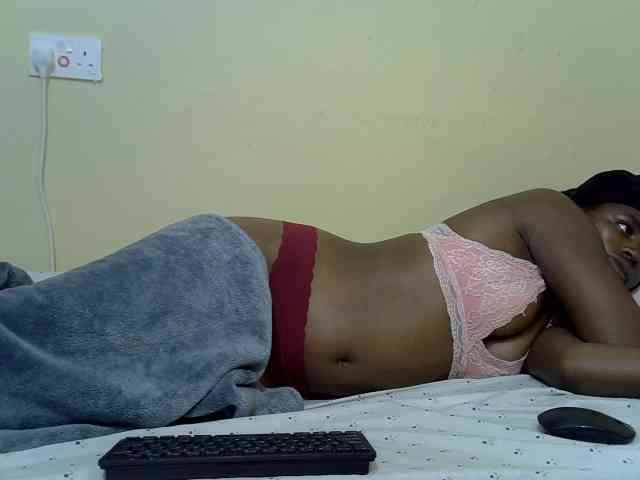 curvy-corazon webcam