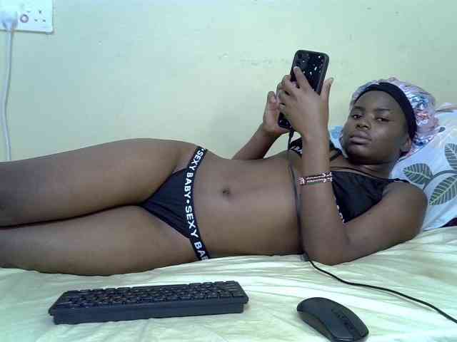 curvy-corazon webcam