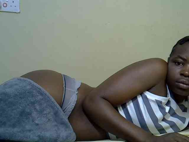curvy-corazon's webcam live show