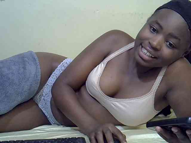 curvy-corazon webcam