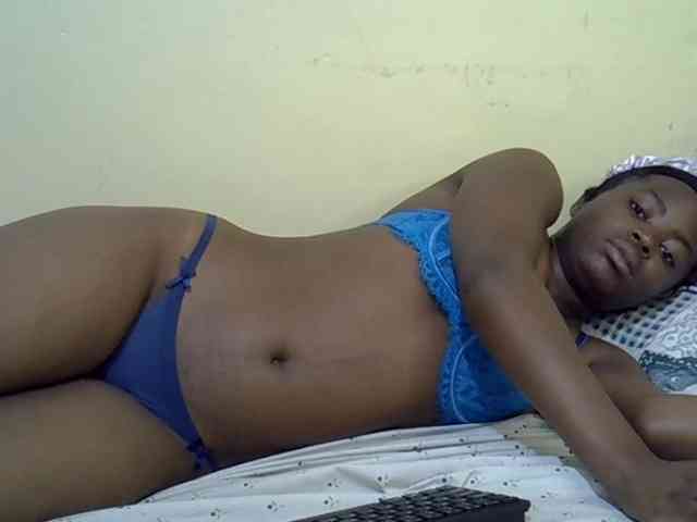 curvy-corazon webcam