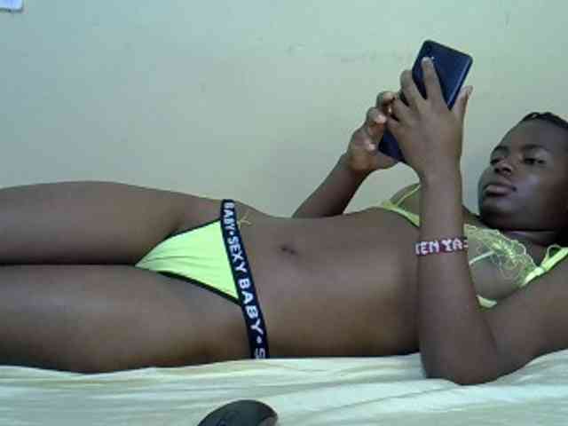 curvy-corazon webcam