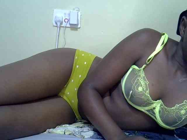 curvy-corazon webcam