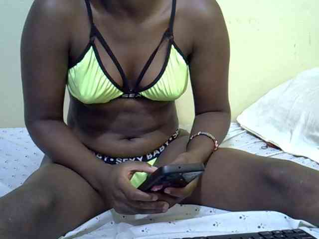 curvy-corazon webcam