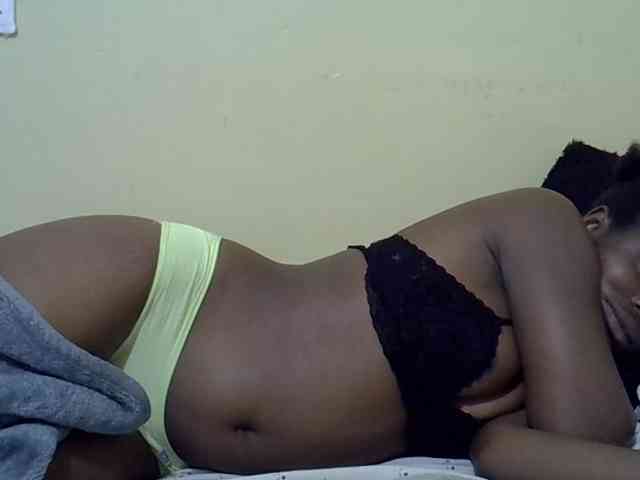 curvy-corazon webcam