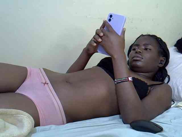 curvy-corazon webcam