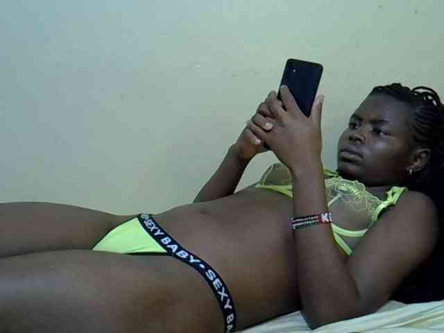 curvy-corazon webcam