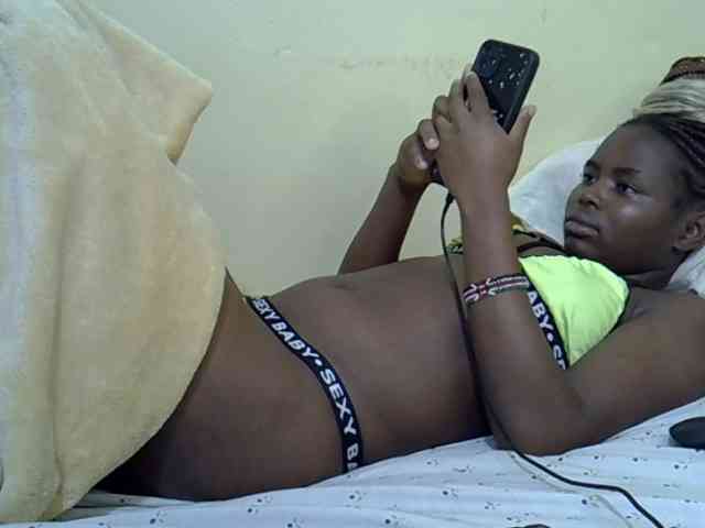 curvy-corazon webcam